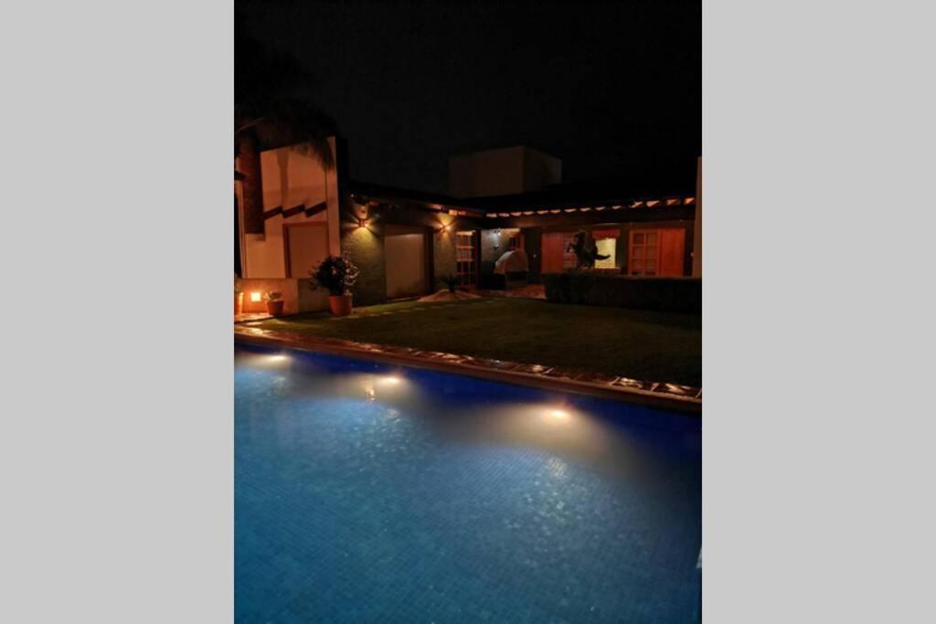 Casa Luna Con Alberca Privada เควนาวากา ภายนอก รูปภาพ