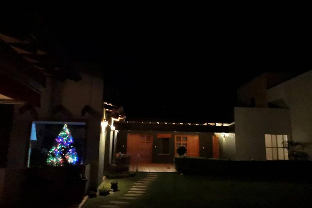 Casa Luna Con Alberca Privada เควนาวากา ภายนอก รูปภาพ